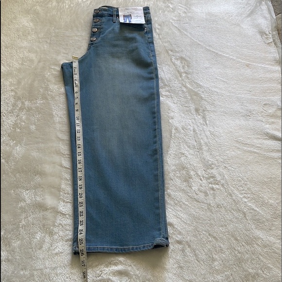 NWT Skinnygirl Button Fly Wide Leg Cropped High Rise Stretch Jean - Picture 7 of 11